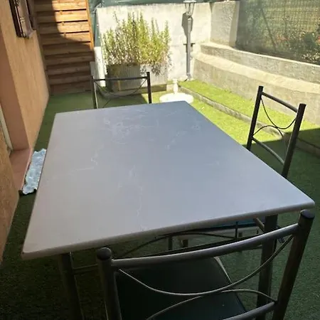 Studio Avec Terrasse * Menton